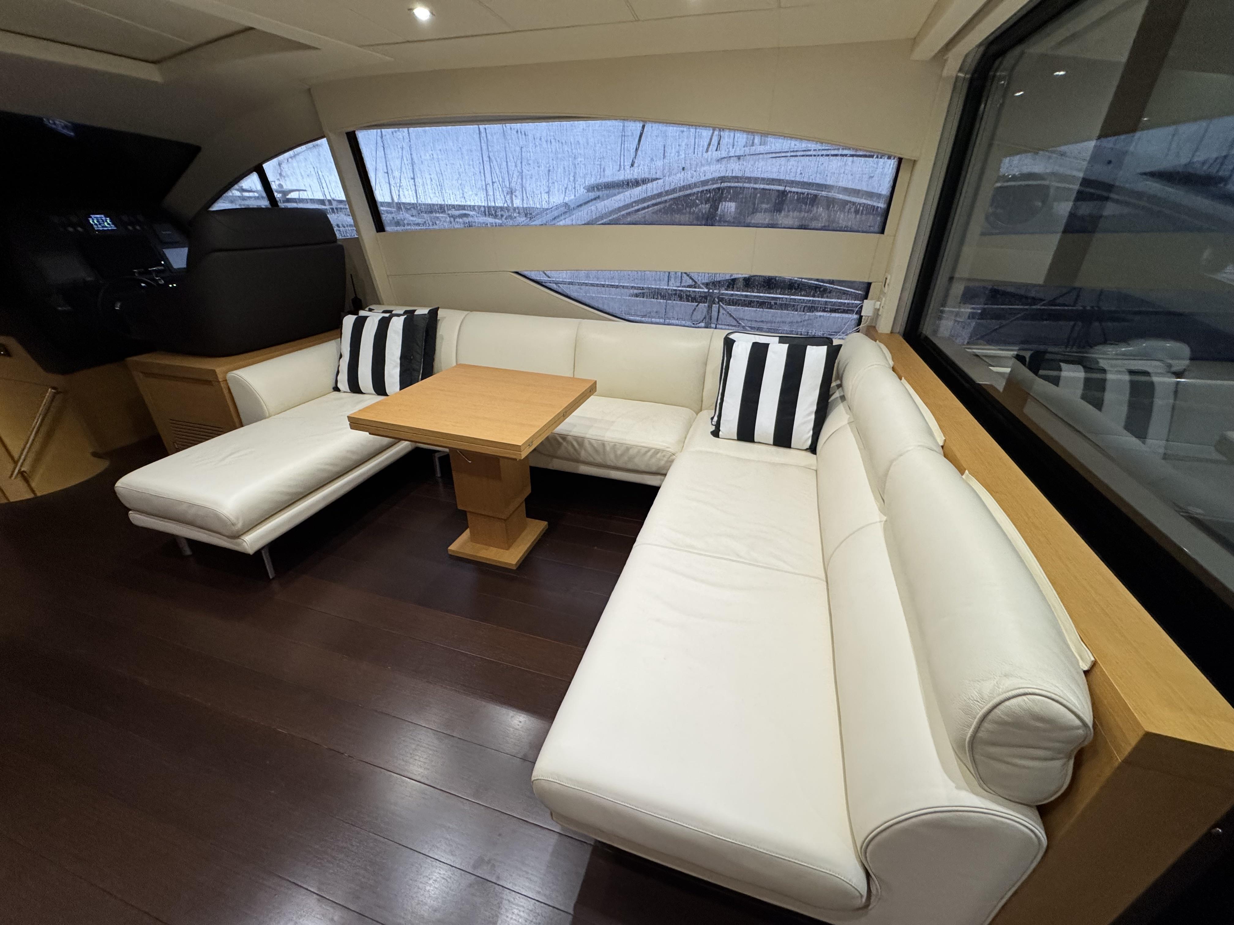 2011 PERSHING 64' 